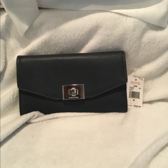 🍀MK Cassie Handbag Set 🍀 - Picture 13 of 14